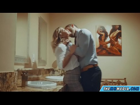 ❤️ כשבלונדינית חזה מפתה אותך בשירותים ציבוריים סרטון מזוין אצלנו ❌❤